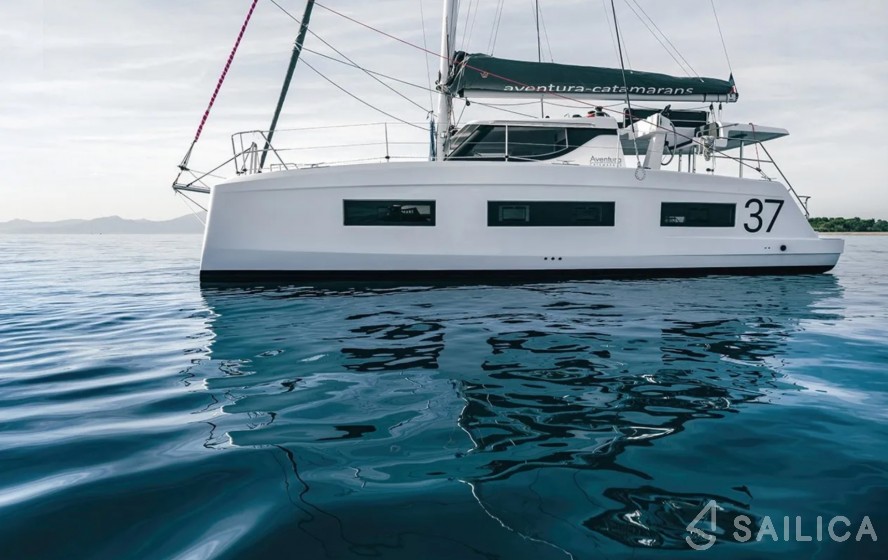 Aventura 37 - Yacht Charter Sailica