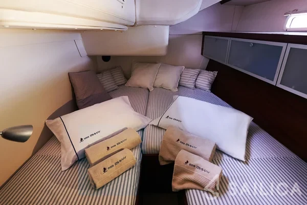 Hanse 540e - Yacht Charter Sailica