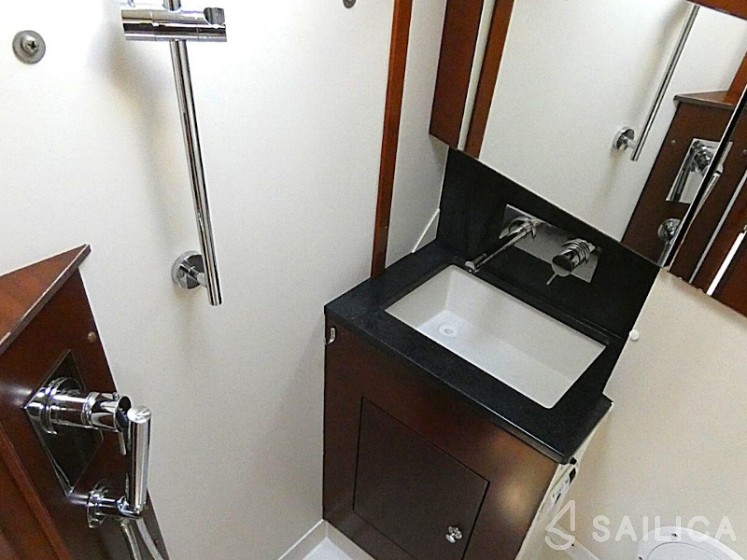 Hanse 540e - Yacht Charter Sailica