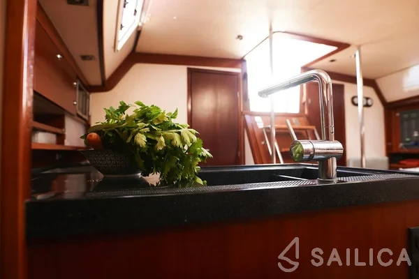 Hanse 540e - Yacht Charter Sailica