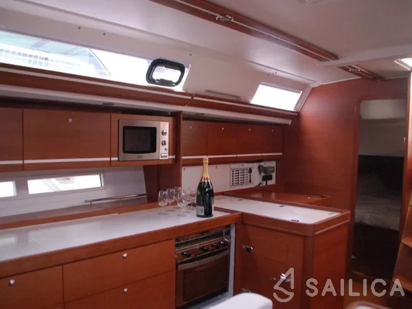 Dufour 445 GL - Yacht Charter Sailica