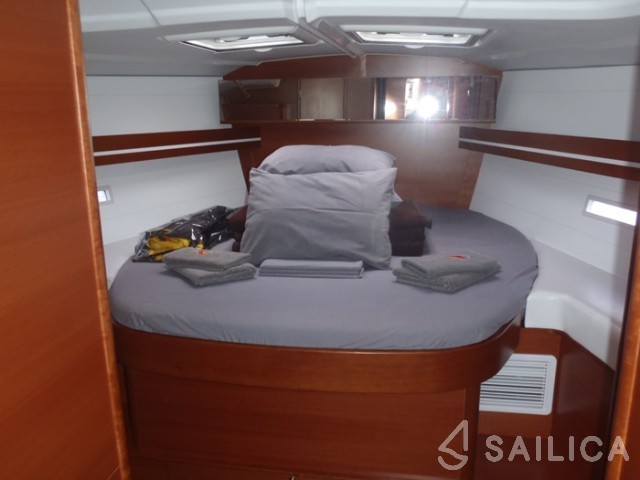 Dufour 445 GL - Yacht Charter Sailica