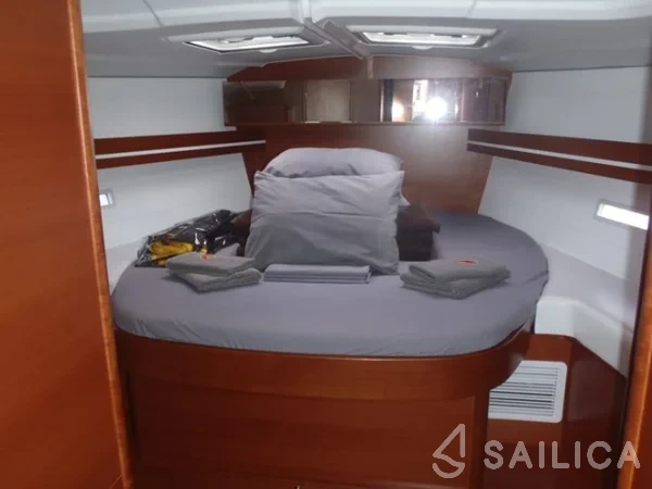 Dufour 445 GL - Yacht Charter Sailica