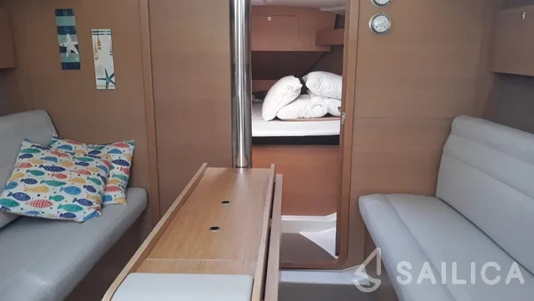 Dufour 350 GL - Yacht Charter Sailica