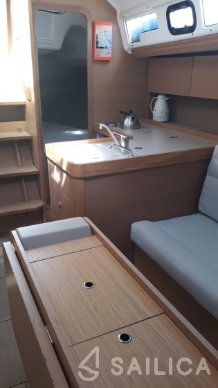 Dufour 350 GL - Yacht Charter Sailica