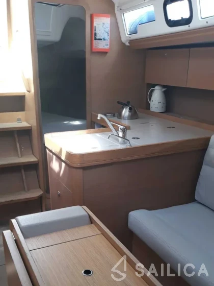 Dufour 350 GL - Yacht Charter Sailica