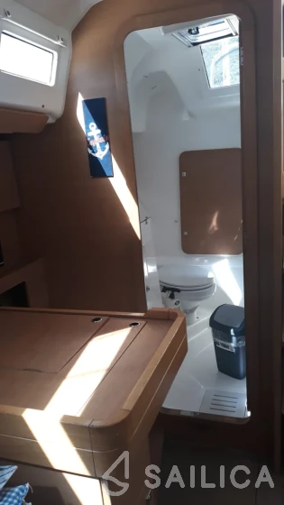 Dufour 350 GL - Yacht Charter Sailica