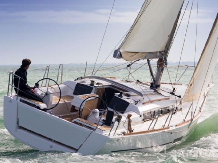 Dufour 350 GL - Yacht Charter Sailica
