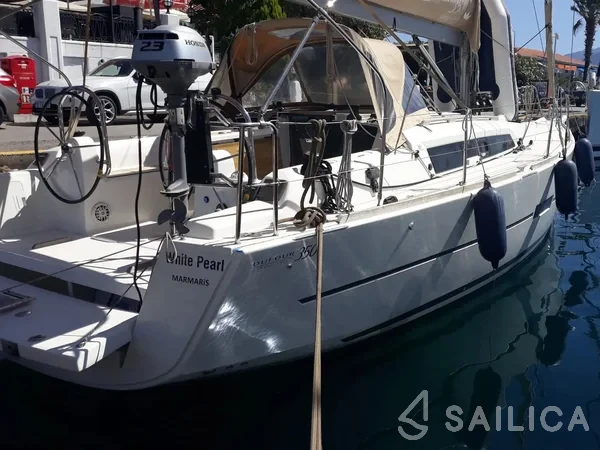 Dufour 350 GL - Yacht Charter Sailica