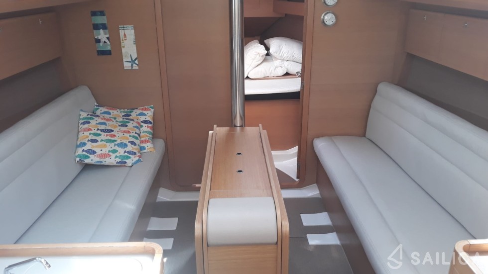 Dufour 350 GL - Yacht Charter Sailica