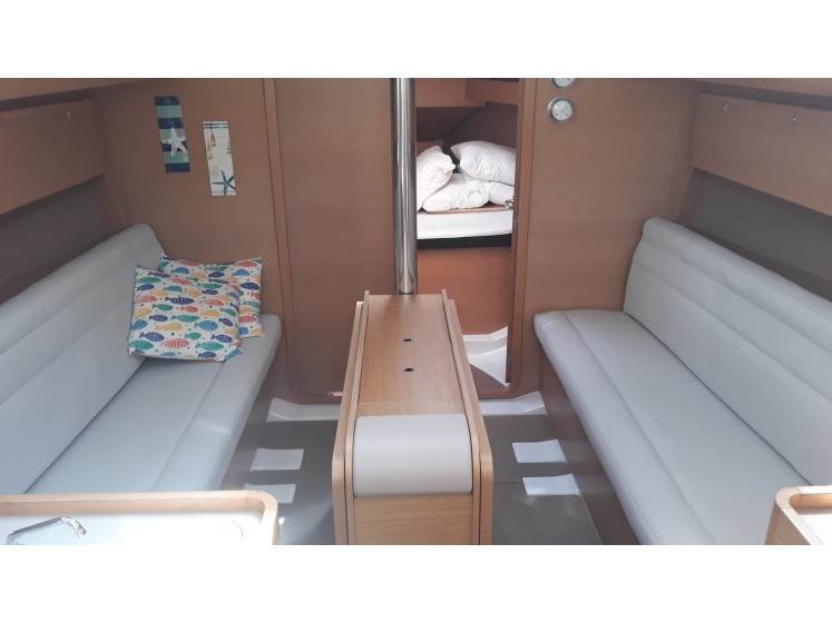 Dufour 350 GL - Yacht Charter Sailica