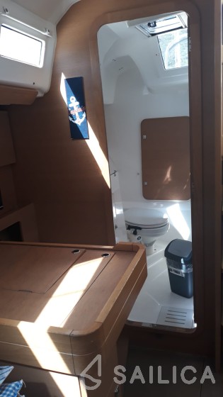 Dufour 350 GL - Yacht Charter Sailica