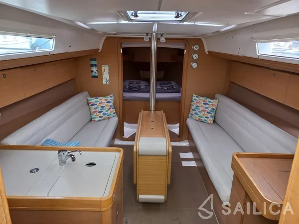 Dufour 350 GL - Yacht Charter Sailica