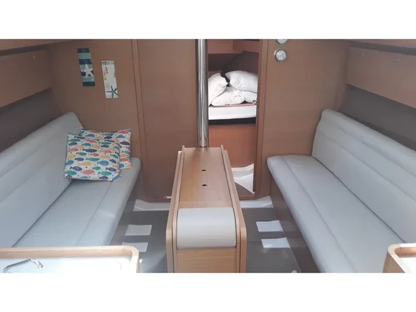 Dufour 350 GL - Yacht Charter Sailica