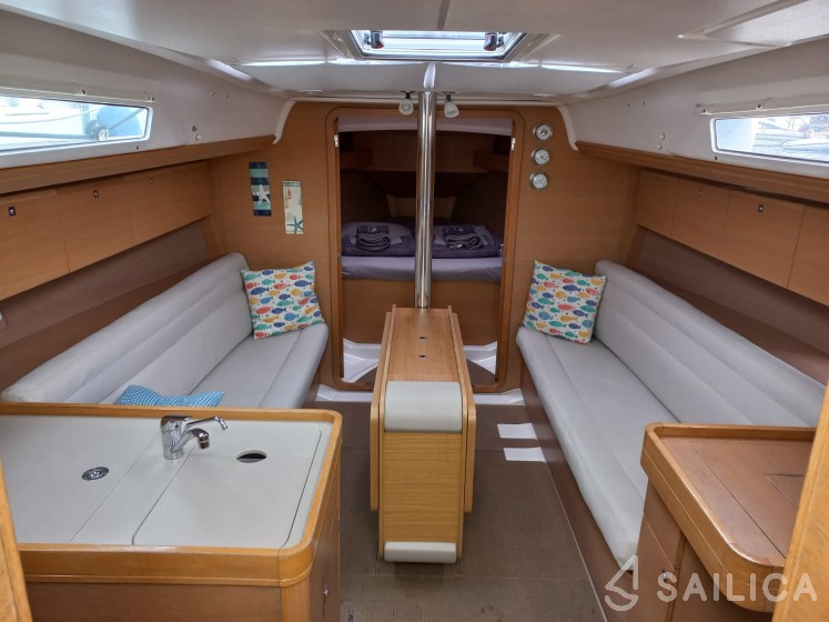 Dufour 350 GL - Yacht Charter Sailica