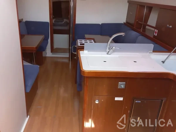 Hanse 375 - Yacht Charter Sailica