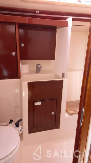 Hanse 375 - Yacht Charter Sailica