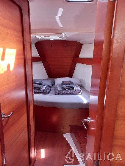 Dufour 410 GL - Yacht Charter Sailica