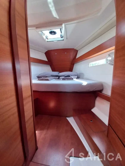 Dufour 410 GL - Yacht Charter Sailica