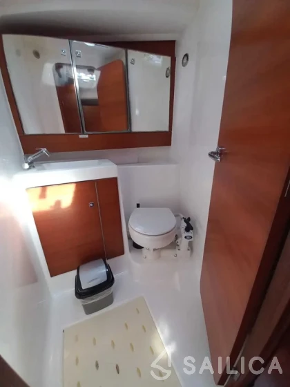 Dufour 410 GL - Yacht Charter Sailica