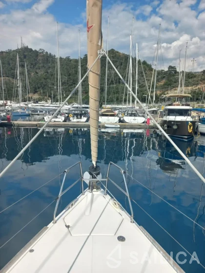 Dufour 410 GL - Yacht Charter Sailica