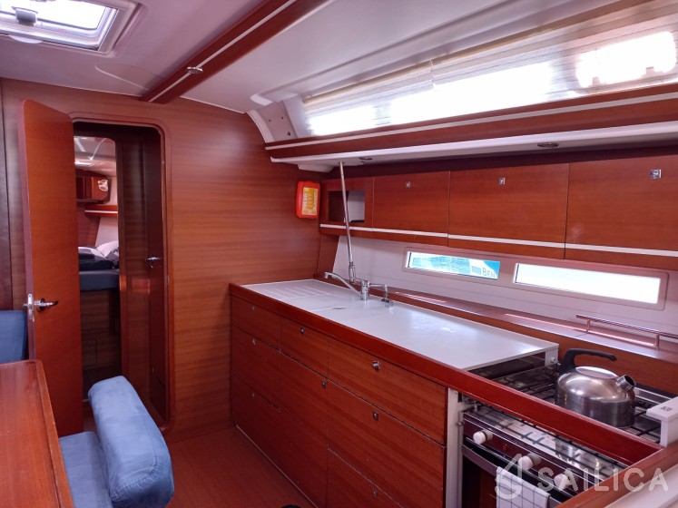 Dufour 450 GL - Yacht Charter Sailica