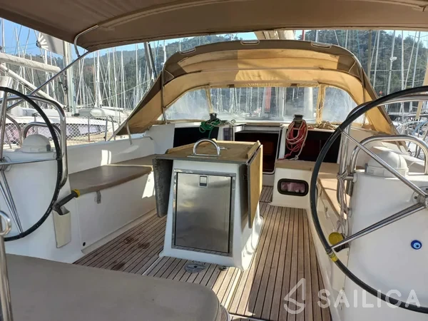 Dufour 450 GL - Yacht Charter Sailica