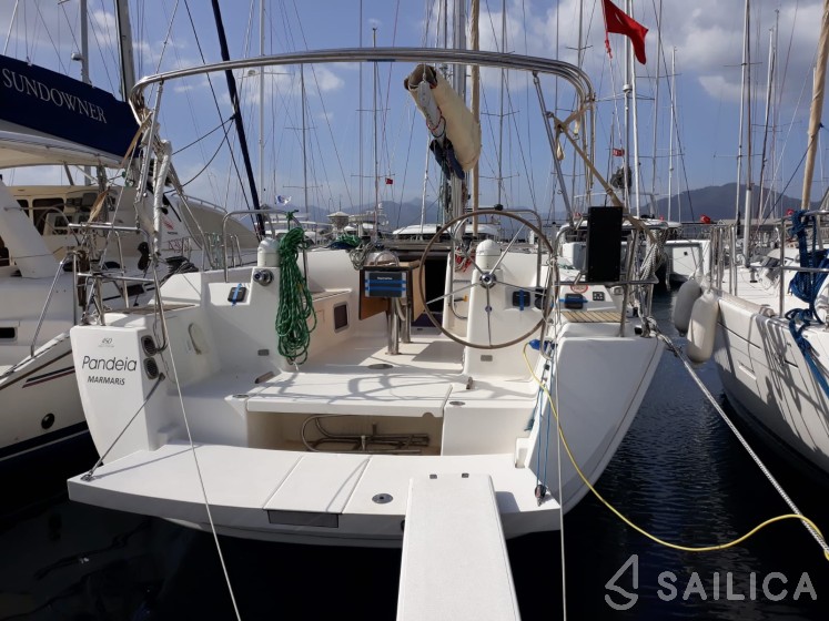 Dufour 450 GL - Yacht Charter Sailica