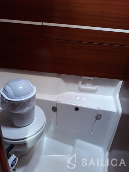 Dufour 450 GL - Yacht Charter Sailica