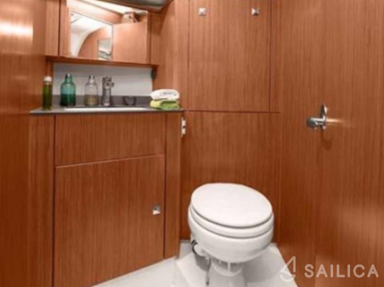 Bavaria 41 Cruiser - Yacht Charter Sailica