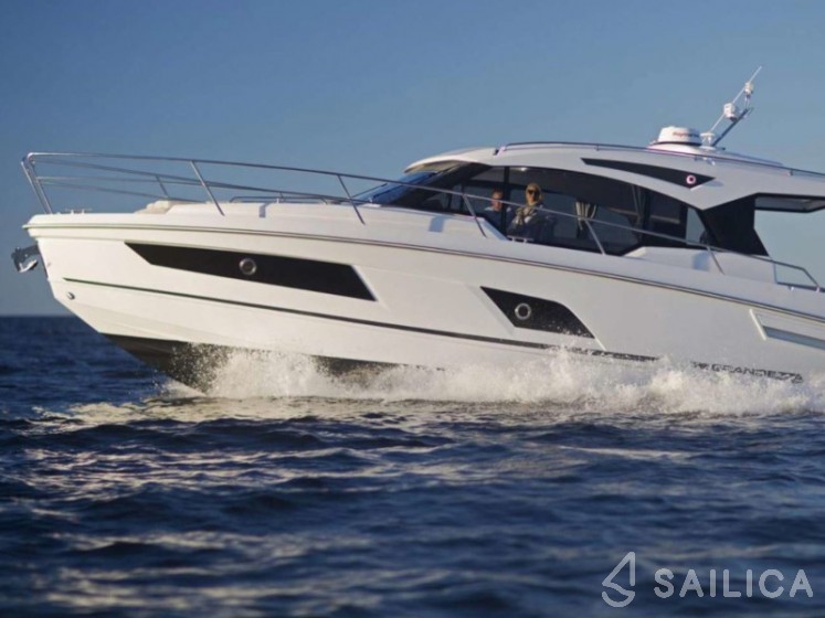 Grandezza 37CA - Yacht Charter Sailica