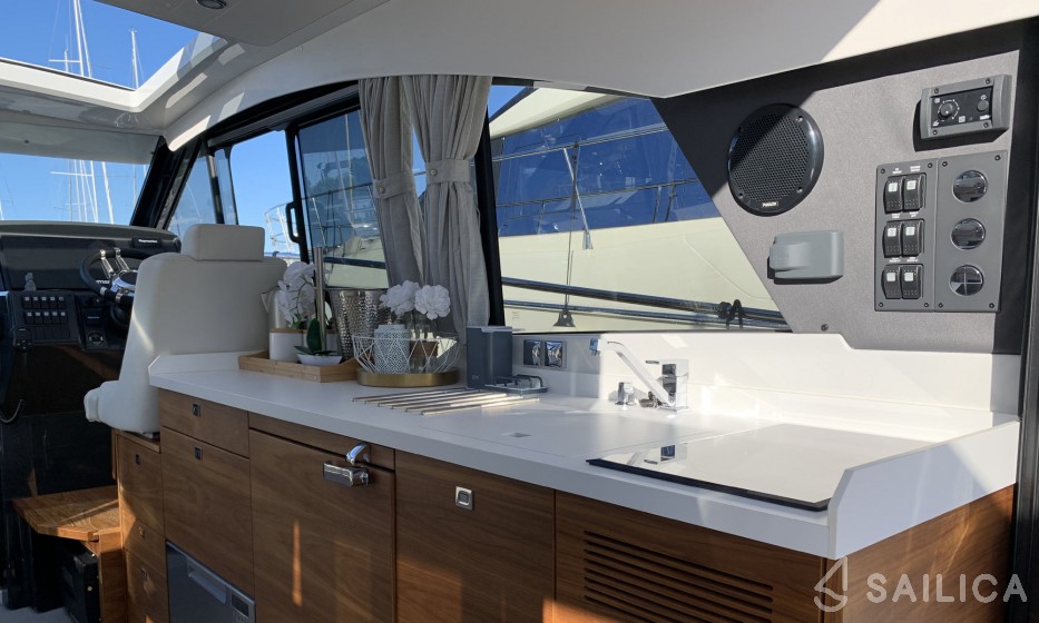 Grandezza 37CA - Yacht Charter Sailica
