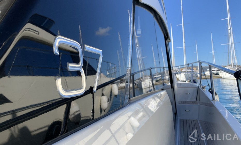 Grandezza 37CA - Yacht Charter Sailica
