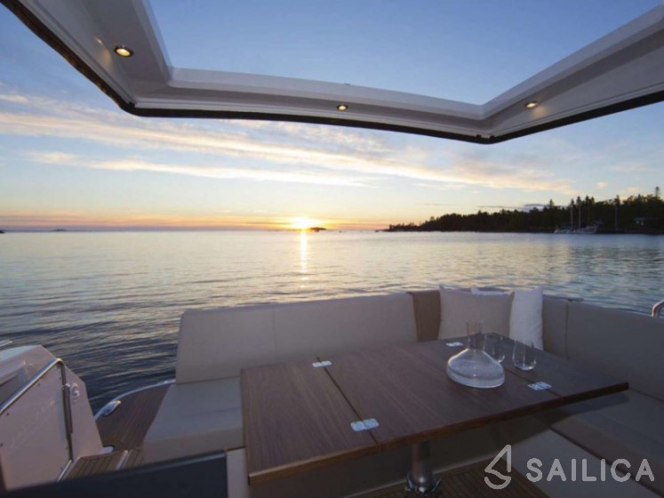 Grandezza 37CA - Yacht Charter Sailica