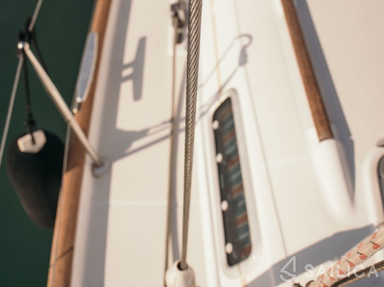 Oceanis 411 Clipper - Yacht Charter Sailica