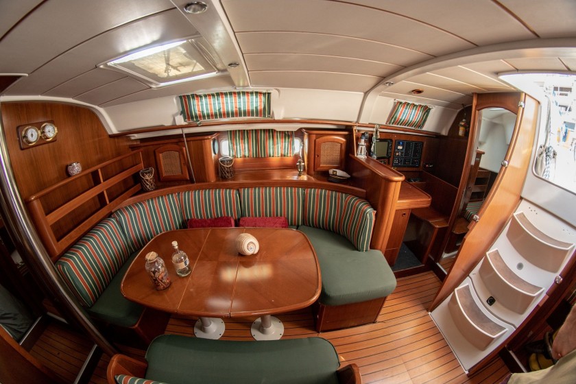 Oceanis 411 Clipper - Yacht Charter Sailica