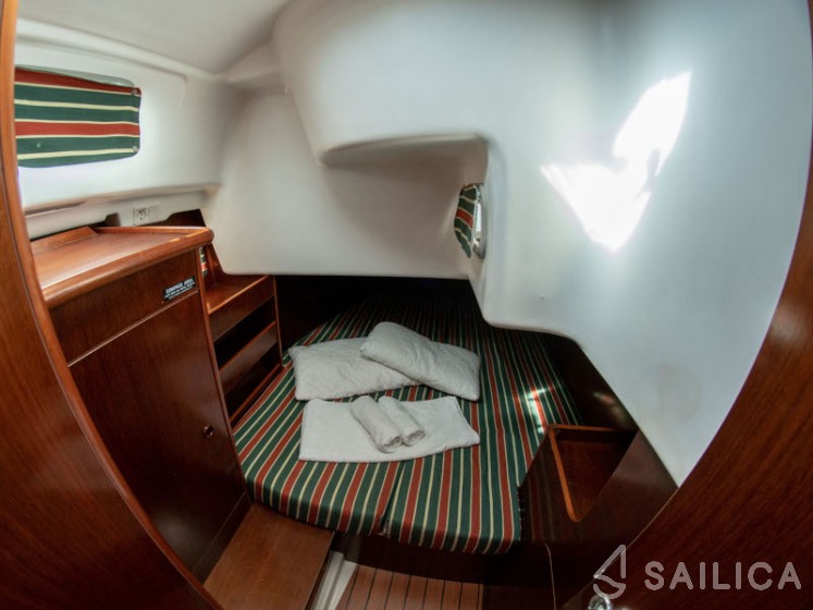 Oceanis 411 Clipper - Yacht Charter Sailica