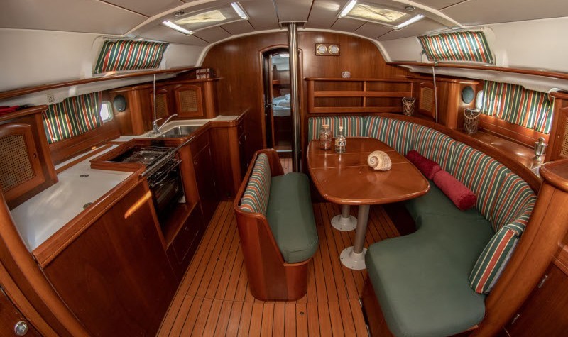 Oceanis 411 Clipper - Yacht Charter Sailica