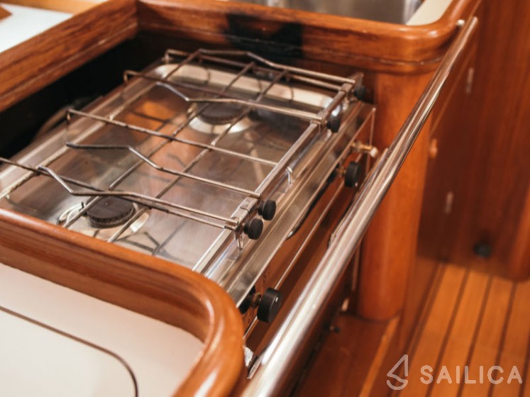 Oceanis 411 Clipper - Yacht Charter Sailica