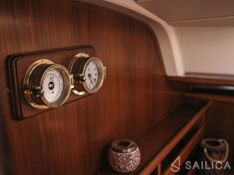 Oceanis 411 Clipper - Yacht Charter Sailica
