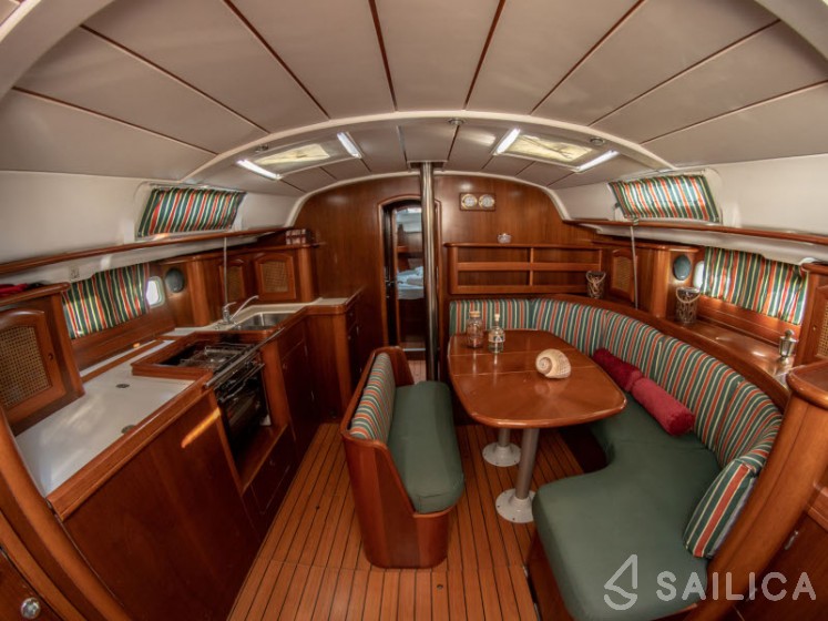 Oceanis 411 Clipper - Yacht Charter Sailica