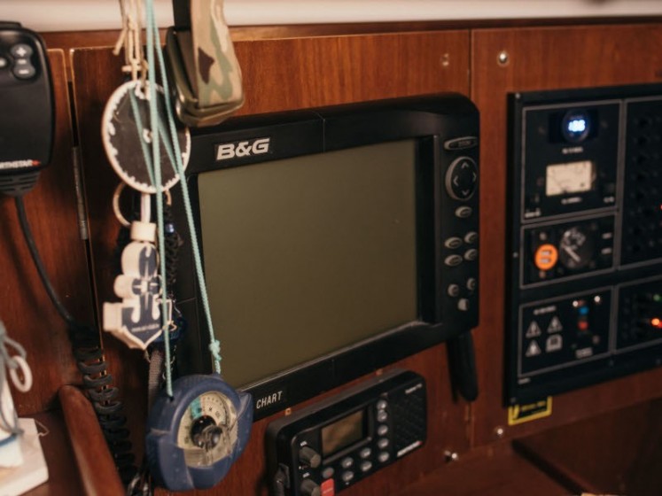 Oceanis 411 Clipper - Yacht Charter Sailica