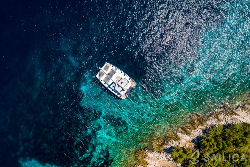 Sunreef 50 - Yacht Charter Sailica
