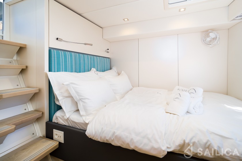 Sunreef 50 - Yacht Charter Sailica