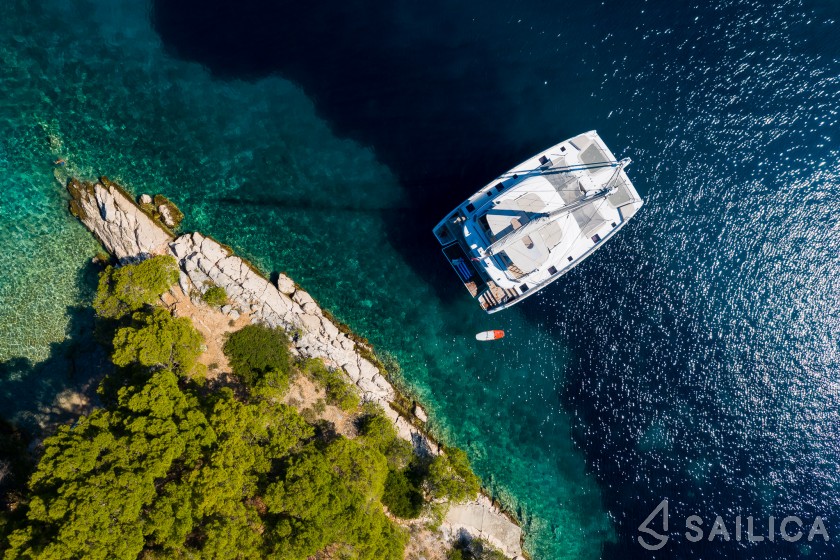 Sunreef 50 - Yacht Charter Sailica