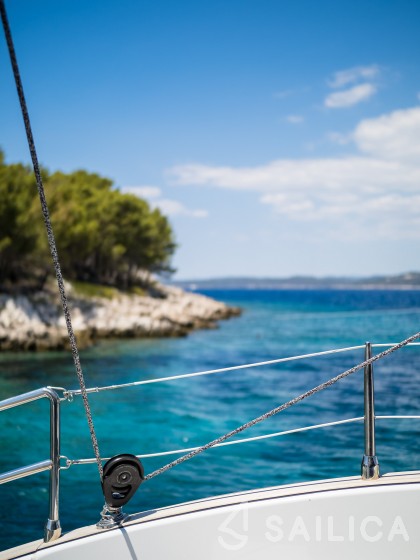Sunreef 50 - Yacht Charter Sailica