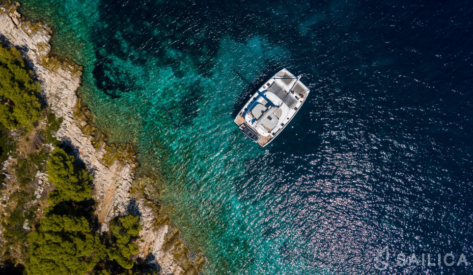 Sunreef 50 - Yacht Charter Sailica