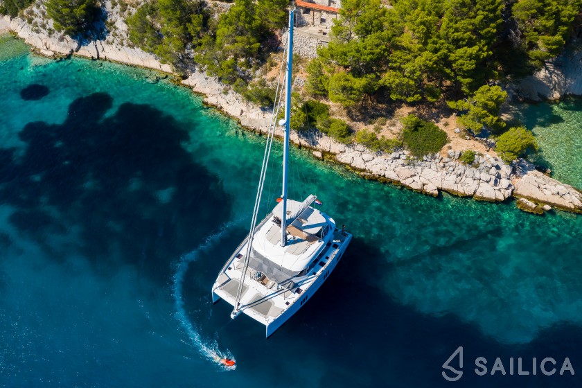 Sunreef 50 - Yacht Charter Sailica
