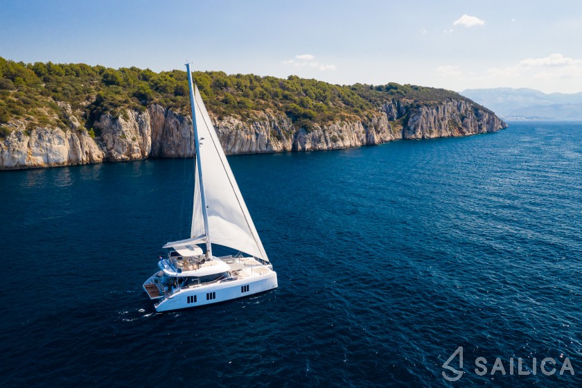 Sunreef 50 - Yacht Charter Sailica