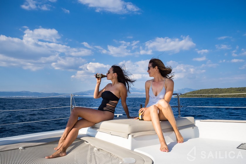 Sunreef 50 - Yacht Charter Sailica